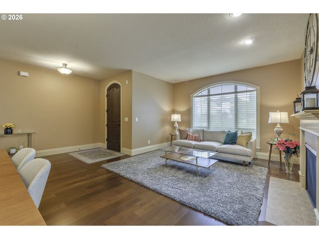 16726 Nw VETTER Dr, Portland, OR 97229