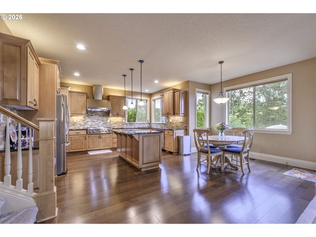 16726 Nw VETTER Dr, Portland, OR 97229