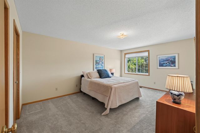 493 Marshland Trail, Chanhassen, MN 55317