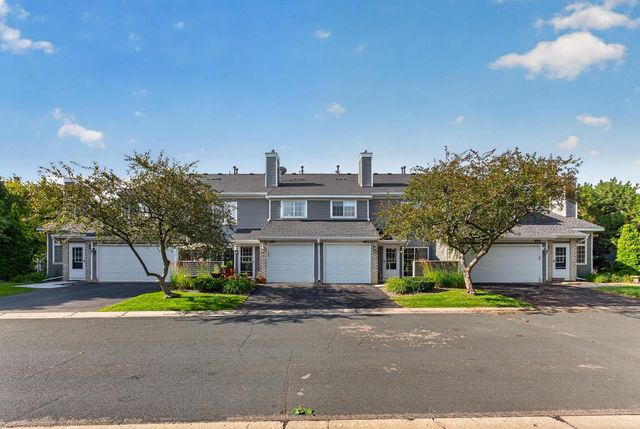 493 Marshland Trail, Chanhassen, MN 55317