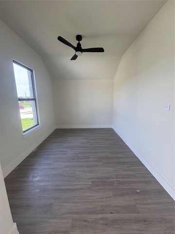 209 Reliance Road, Godley, TX 76044