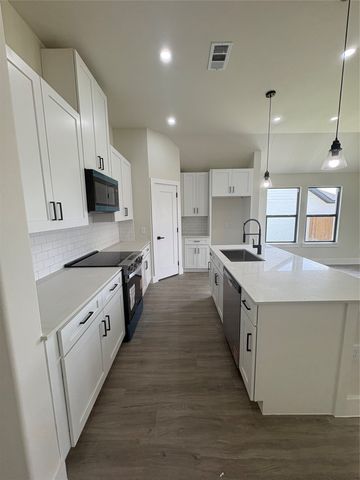 209 Reliance Road, Godley, TX 76044