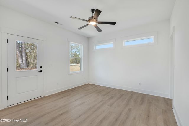 63 Tide Landing Court, Hampstead, NC 28443