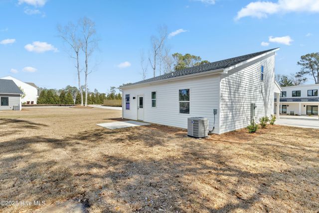 63 Tide Landing Court, Hampstead, NC 28443