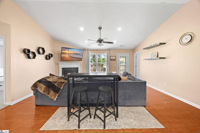 120 Crescent Creek Court Court, Greenville, SC 29605