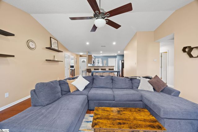120 Crescent Creek Court Court, Greenville, SC 29605