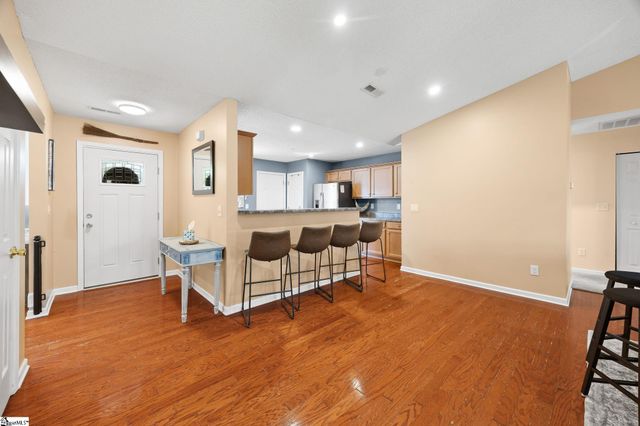 120 Crescent Creek Court Court, Greenville, SC 29605