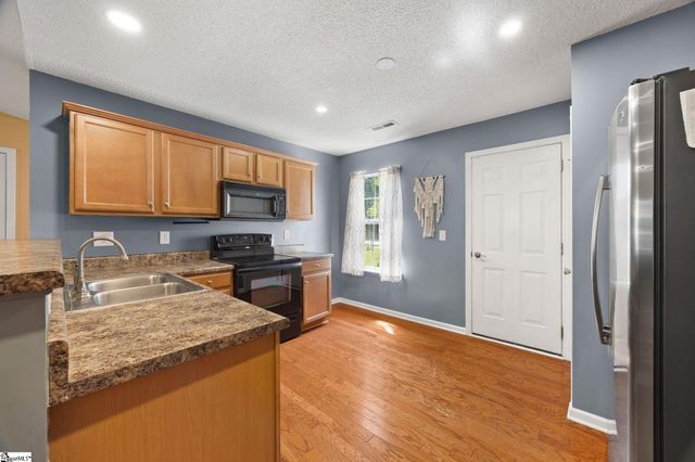 120 Crescent Creek Court Court, Greenville, SC 29605
