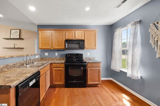 120 Crescent Creek Court Court, Greenville, SC 29605