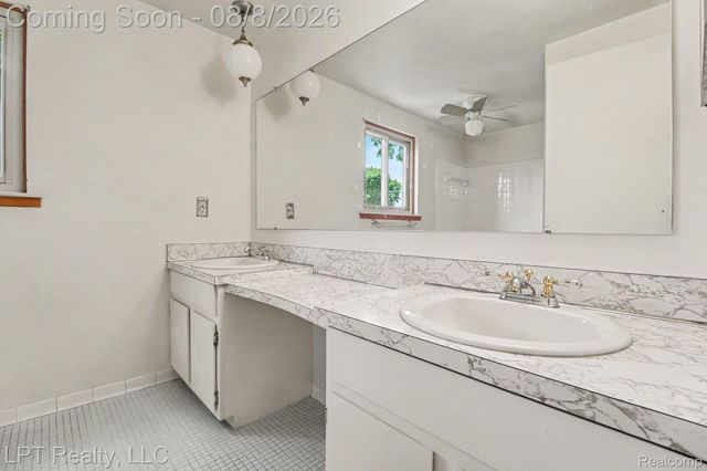 4100 Gatesford Circle Drive, Troy, MI 48085