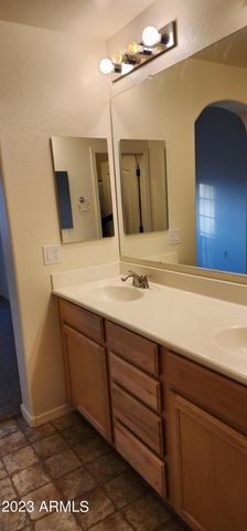 1967 E FRYE Road 103, Gilbert, AZ 85295