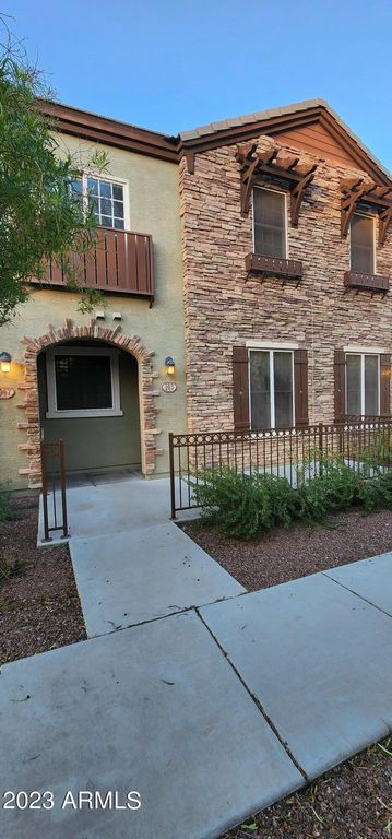 1967 E FRYE Road 103, Gilbert, AZ 85295