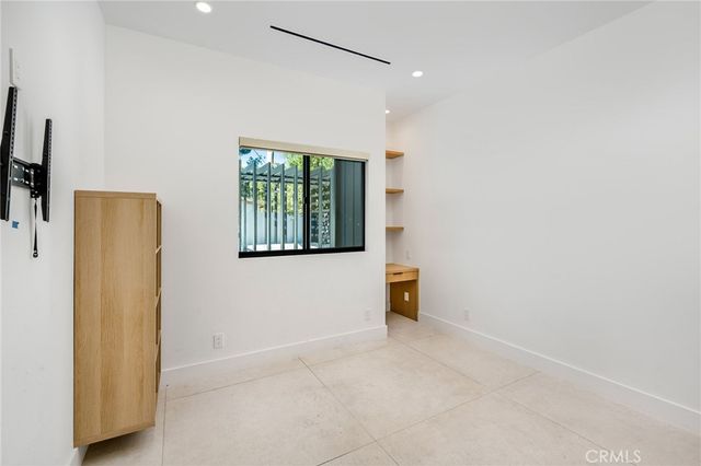 22843 Dolorosa Street, Woodland Hills, CA 91367