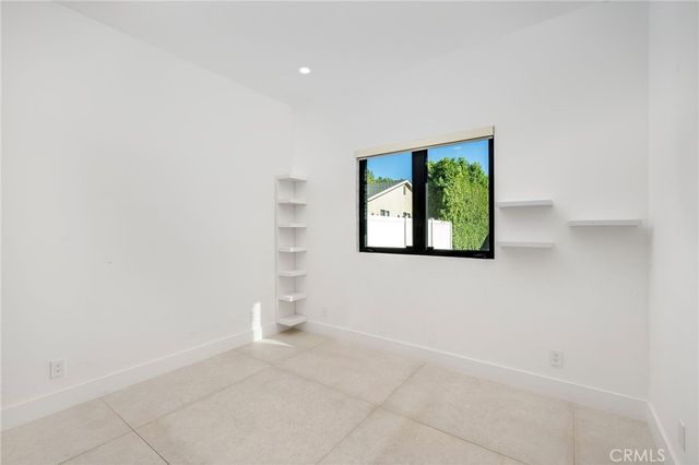 22843 Dolorosa Street, Woodland Hills, CA 91367