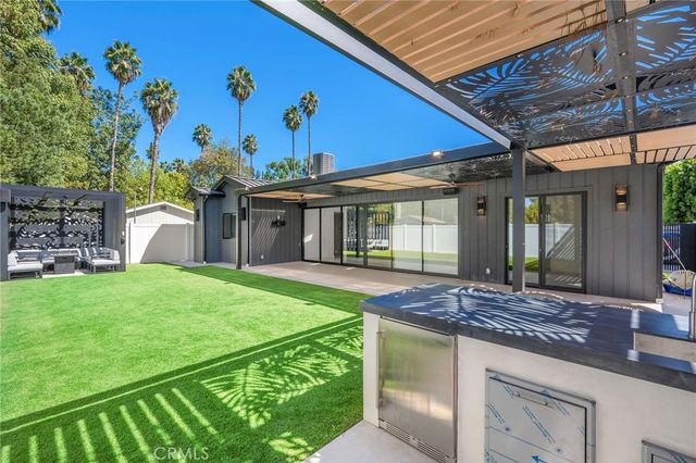 22843 Dolorosa Street, Woodland Hills, CA 91367