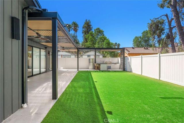 22843 Dolorosa Street, Woodland Hills, CA 91367