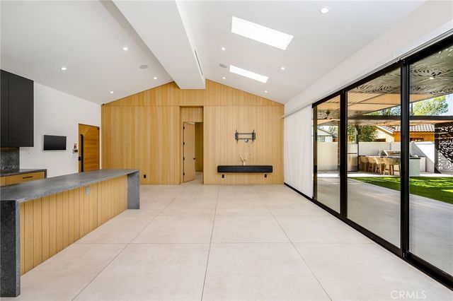 22843 Dolorosa Street, Woodland Hills, CA 91367