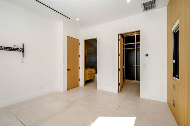 22843 Dolorosa Street, Woodland Hills, CA 91367