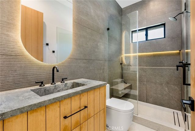 22843 Dolorosa Street, Woodland Hills, CA 91367