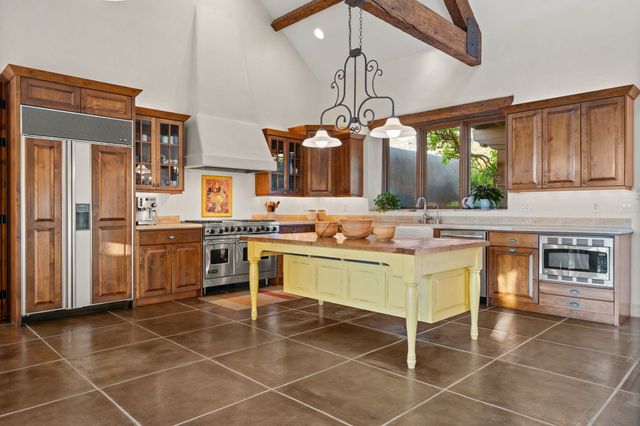 348 White Oaks NE, Albuquerque, NM 87122