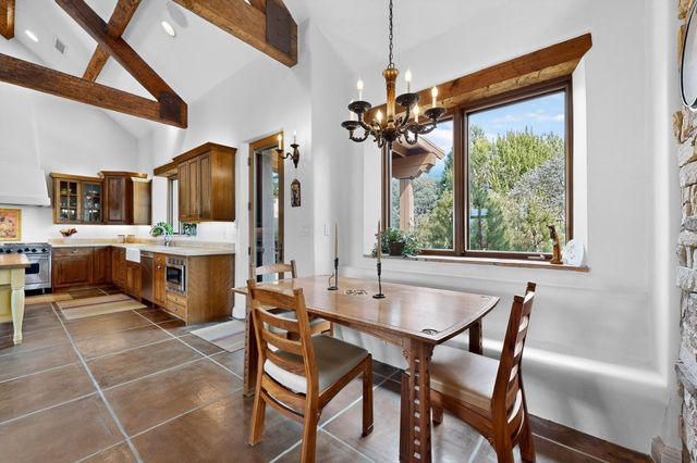 348 White Oaks NE, Albuquerque, NM 87122