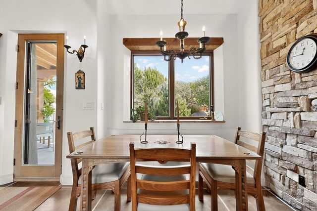 348 White Oaks NE, Albuquerque, NM 87122