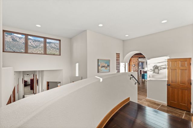 348 White Oaks NE, Albuquerque, NM 87122