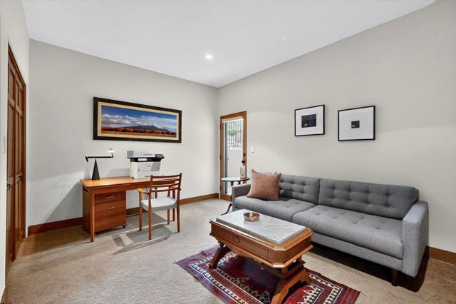 348 White Oaks NE, Albuquerque, NM 87122