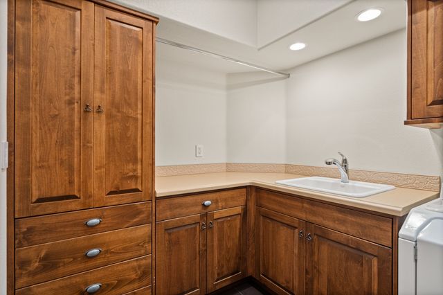 348 White Oaks NE, Albuquerque, NM 87122