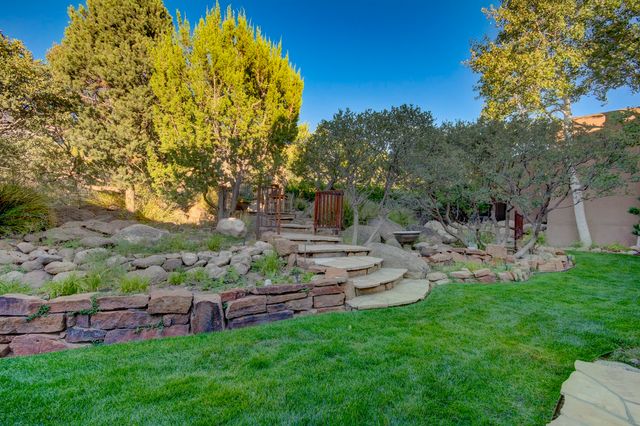 348 White Oaks NE, Albuquerque, NM 87122