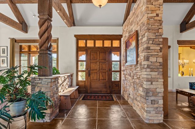 348 White Oaks NE, Albuquerque, NM 87122