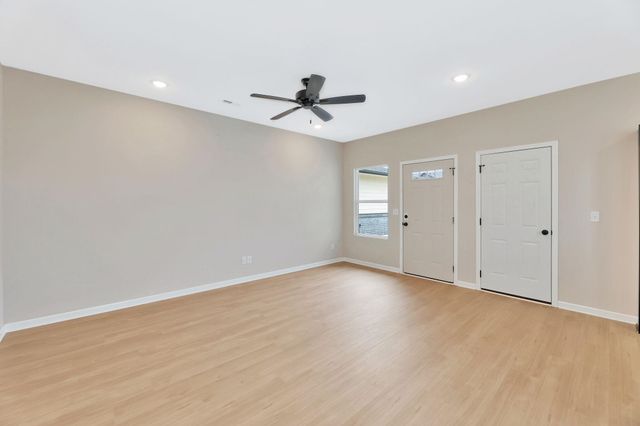 9163 E Chris, Bel Aire, KS 67226