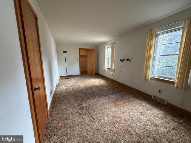 223 WOODS DRIVE, Mechanicsburg, PA 17050