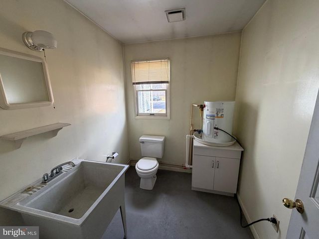 223 WOODS DRIVE, Mechanicsburg, PA 17050