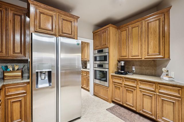 2904 Grand Shore Court, League City, TX 77573