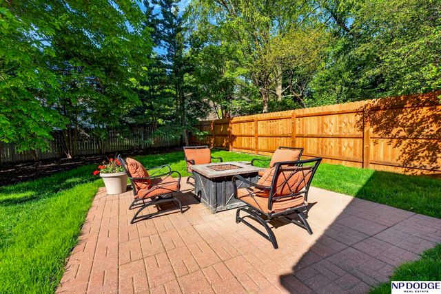 736 Leawood Drive, Omaha, NE 68154
