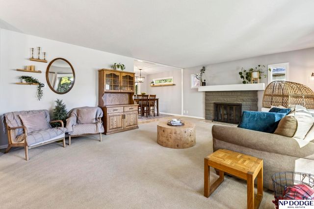736 Leawood Drive, Omaha, NE 68154