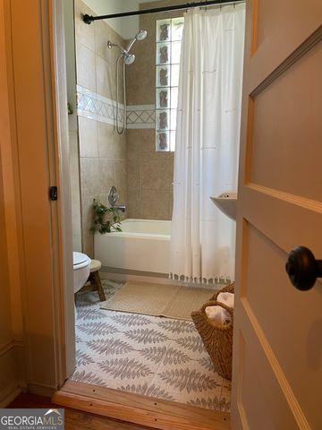 200 S Jackson Street, Hartwell, GA 30643