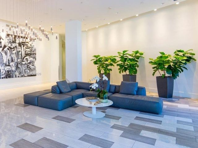 2001 Meridian Ave 414, Miami Beach, FL 33139