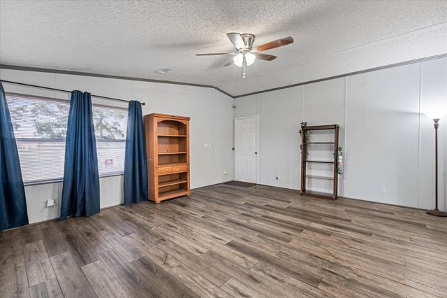 1715 Meyer Road, Beasley, TX 77417