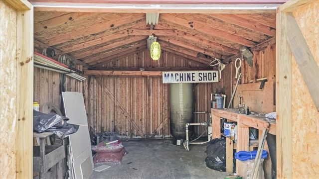 1715 Meyer Road, Beasley, TX 77417