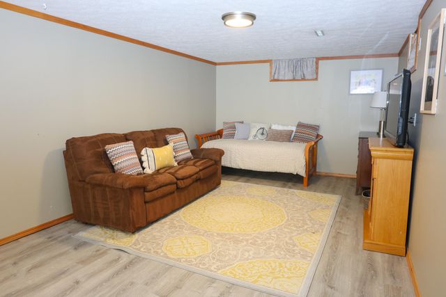 310 POWELLS Street, Crescent, IA 51526