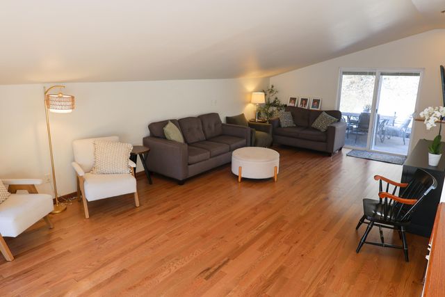 310 POWELLS Street, Crescent, IA 51526