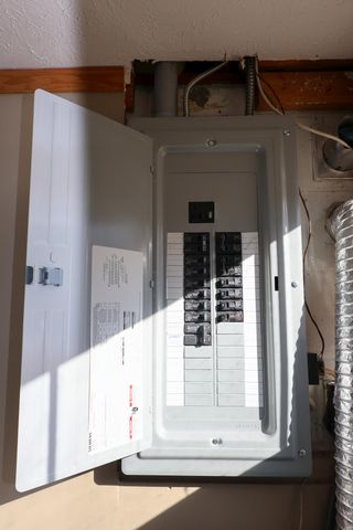 310 POWELLS Street, Crescent, IA 51526