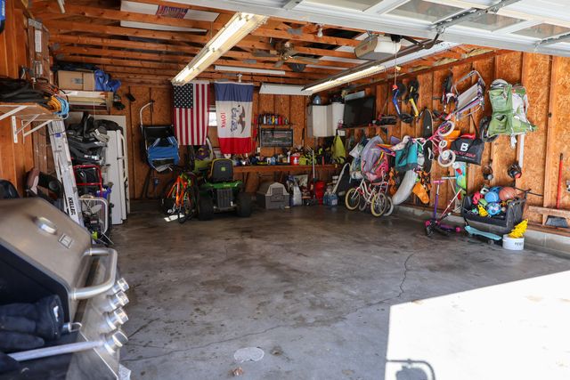 310 POWELLS Street, Crescent, IA 51526