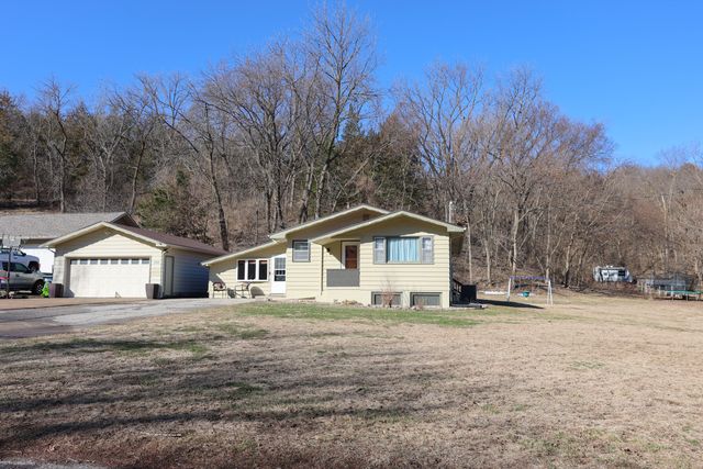 310 POWELLS Street, Crescent, IA 51526