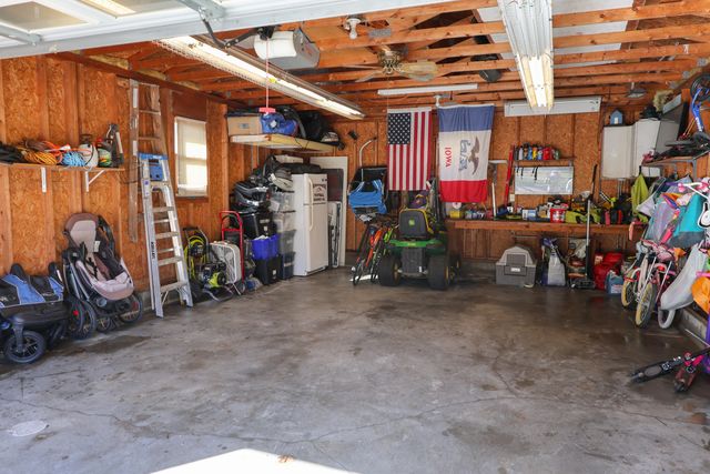 310 POWELLS Street, Crescent, IA 51526