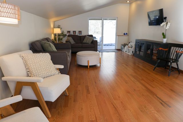 310 POWELLS Street, Crescent, IA 51526