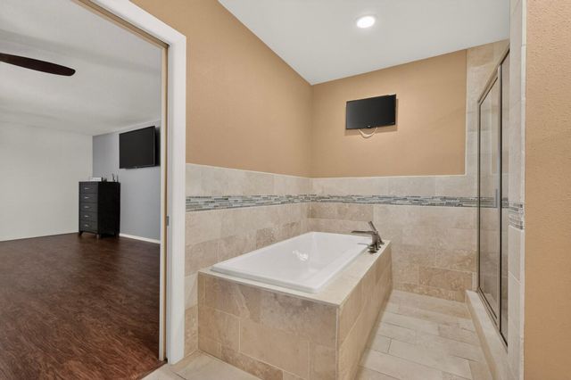 4809 14th Street NW, Albuquerque, NM 87107