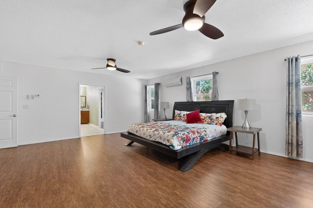 4809 14th Street NW, Albuquerque, NM 87107